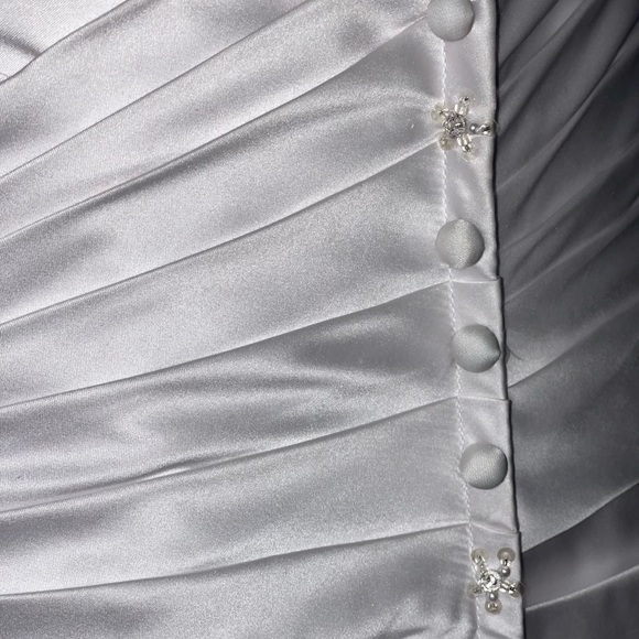 Beautiful Bonny wedding dress great for curves Size 16 Good Condition strapless - Picture 15 of 16